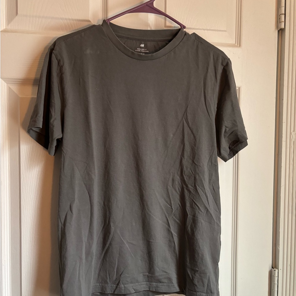 H&M Gray Short Sleeve Crew Neck Tee